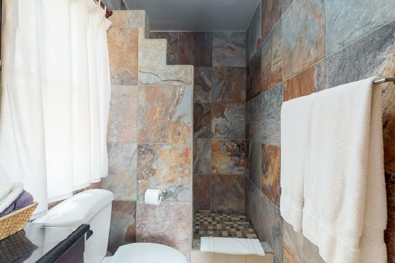 Cabanas @ Latitude Adjustment Хопкинс Номер фото